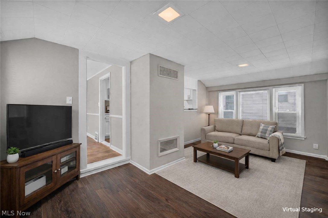 610 E 266th Street Euclid OH 44132