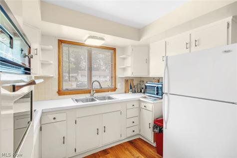 1024 Oakwood Drive Elyria OH 44035