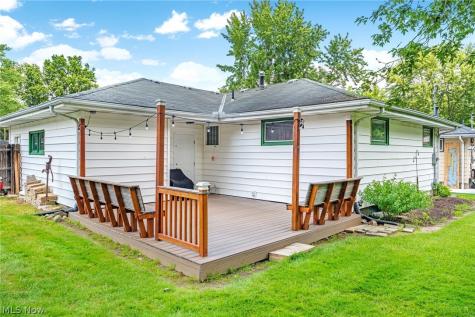 1024 Oakwood Drive Elyria OH 44035