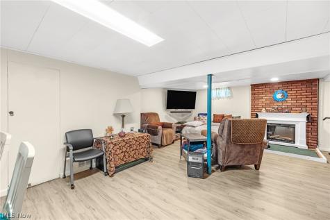 1024 Oakwood Drive Elyria OH 44035