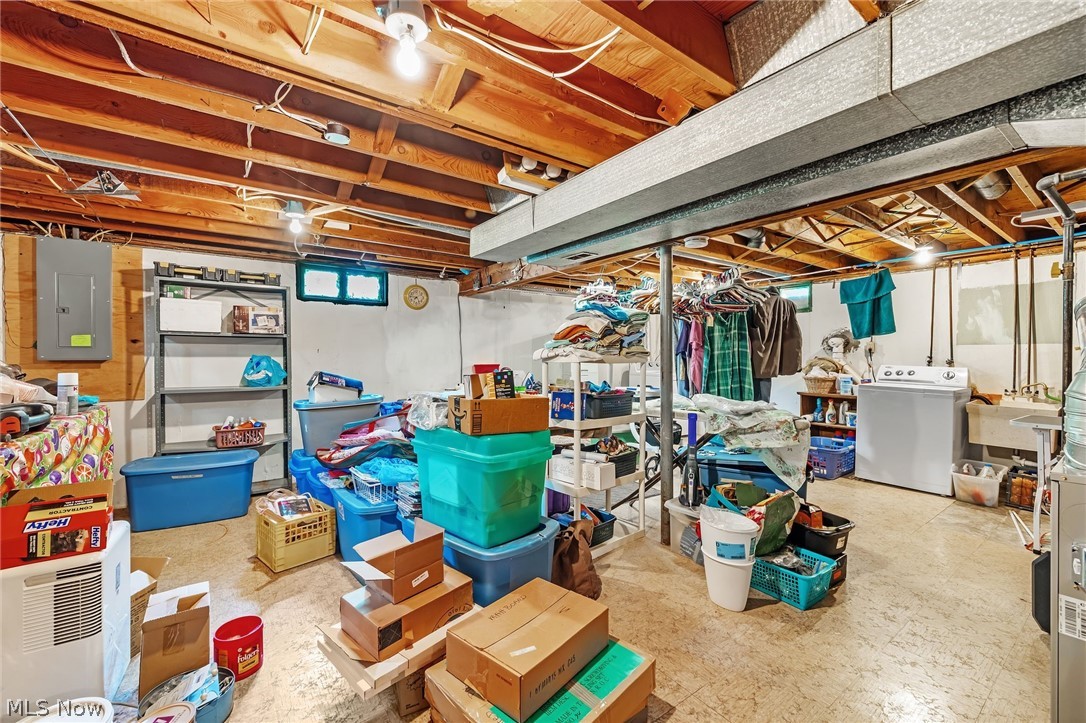 1024 Oakwood Drive Elyria OH 44035