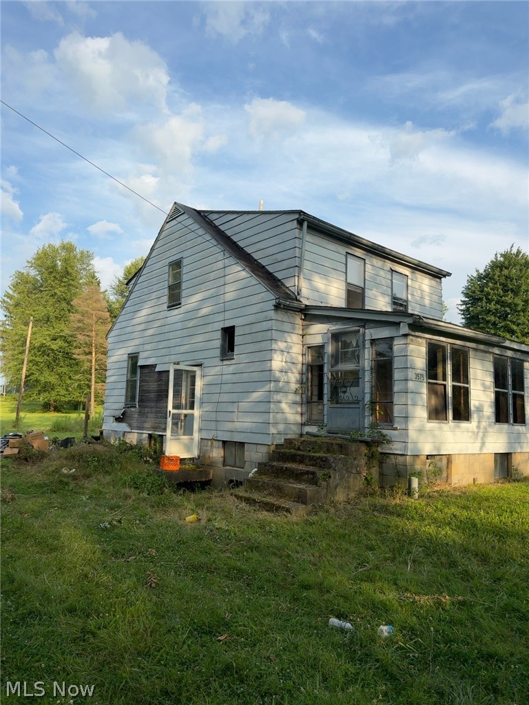 3573 Pershing Avenue Hubbard OH 44425