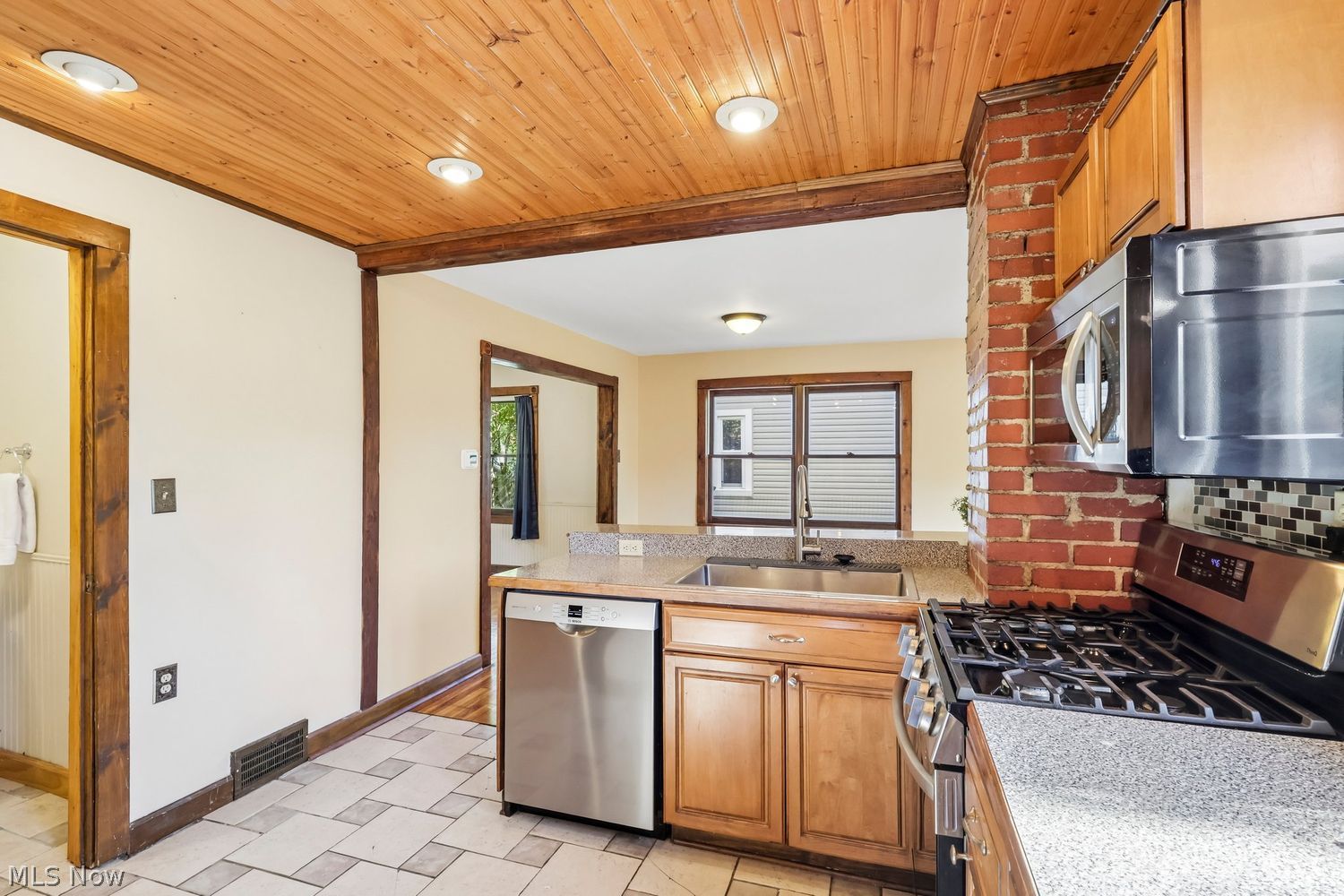168 Harcourt Drive Akron OH 44313