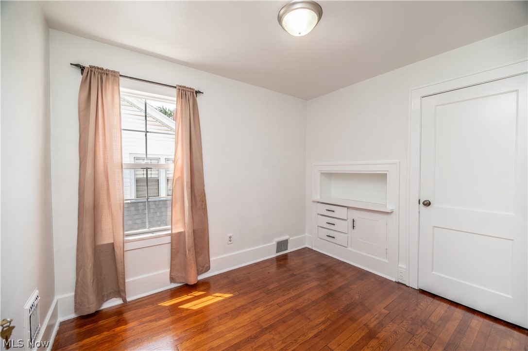 451 Fairmount Avenue NE Warren OH 44483