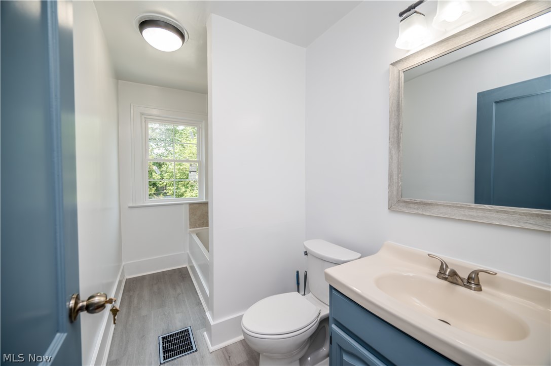 451 Fairmount Avenue NE Warren OH 44483