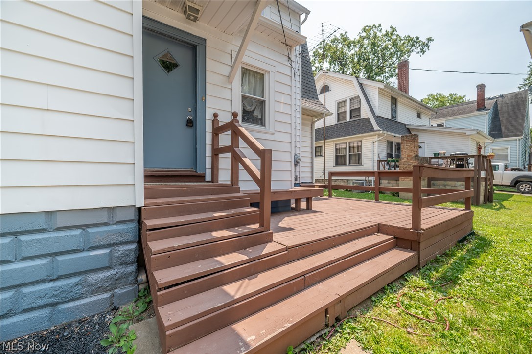 451 Fairmount Avenue NE Warren OH 44483