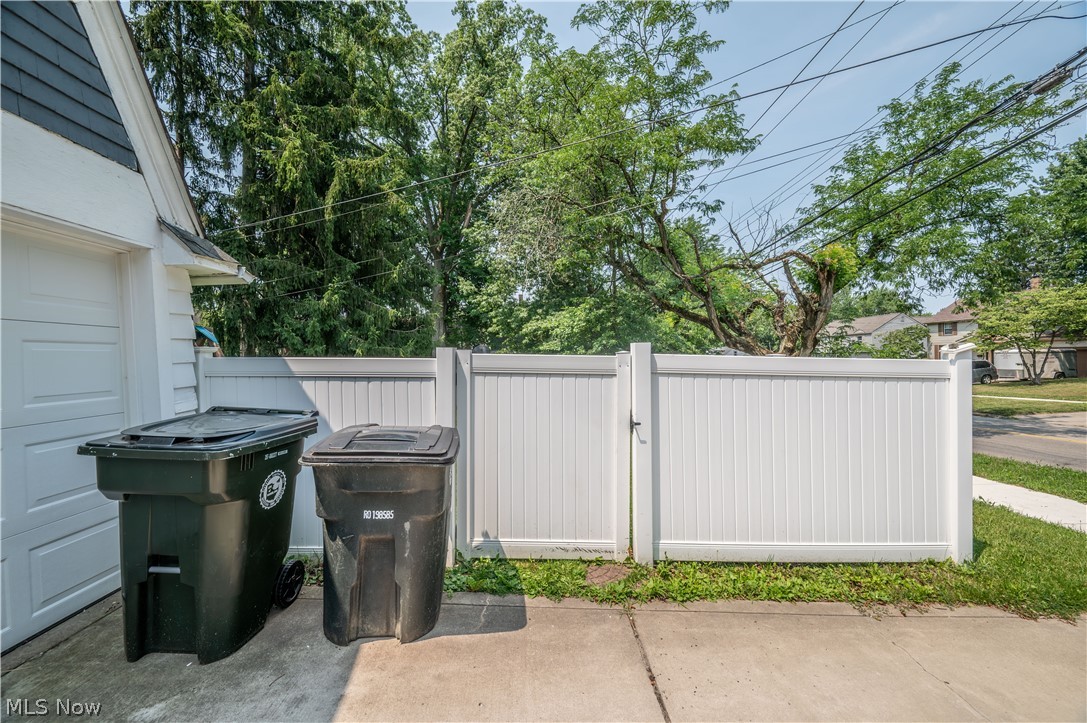 451 Fairmount Avenue NE Warren OH 44483