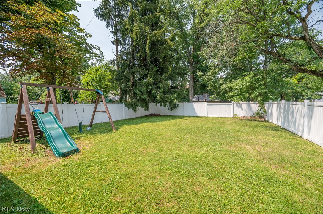 451 Fairmount Avenue NE Warren OH 44483