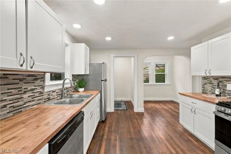 1155 Oxford Road Cleveland Heights OH 44121