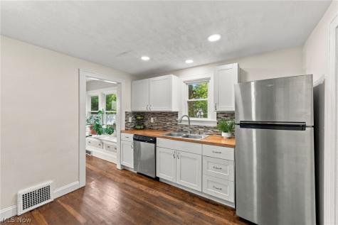 1155 Oxford Road Cleveland Heights OH 44121