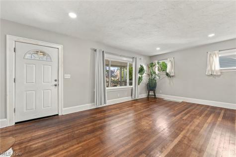1155 Oxford Road Cleveland Heights OH 44121