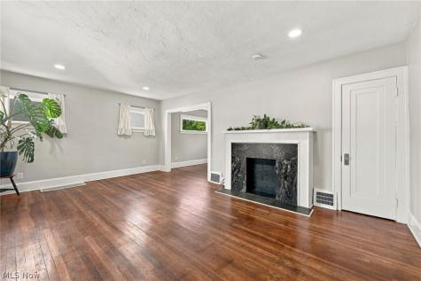 1155 Oxford Road Cleveland Heights OH 44121