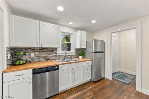1155 Oxford Road Cleveland Heights OH 44121