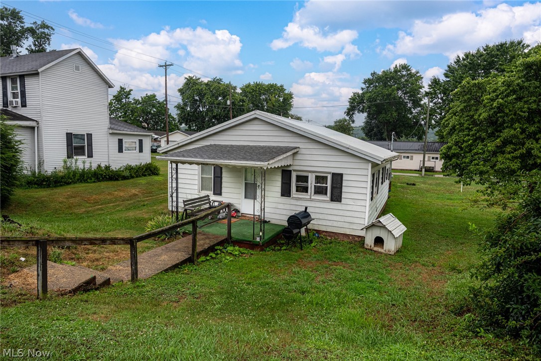 1109 Cemetery Drive Coshocton OH 43812