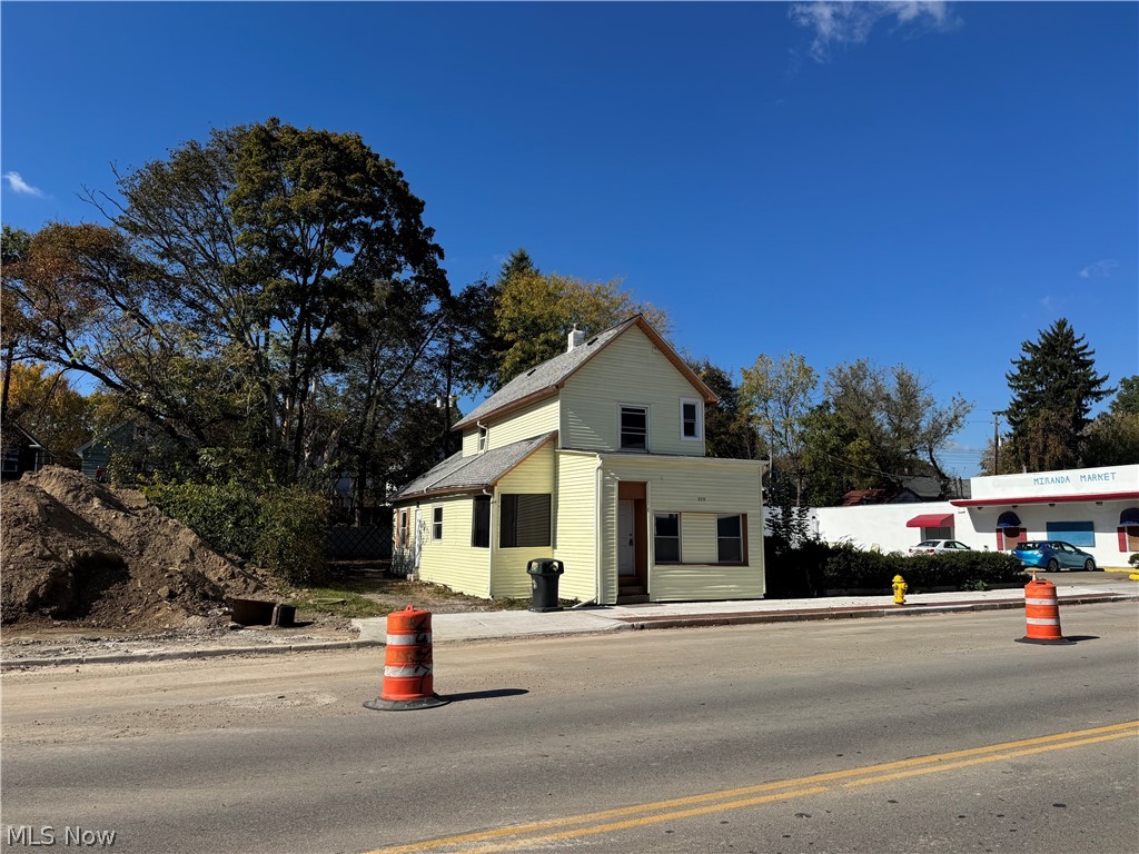 868 N Main Street Akron OH 44310