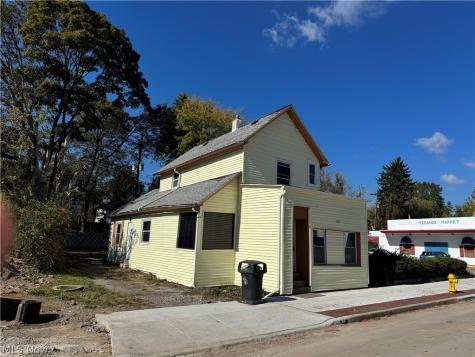 868 N Main Street Akron OH 44310