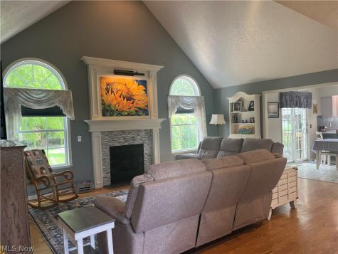 805 Gallo Drive Brunswick OH 44212