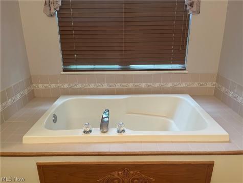805 Gallo Drive Brunswick OH 44212