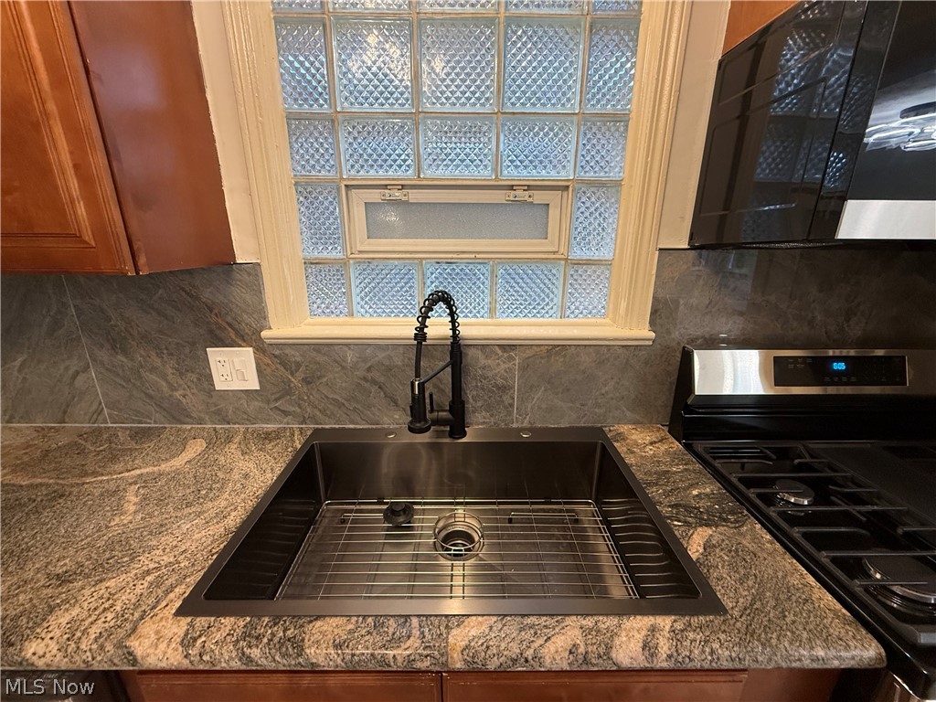 3285 W 123rd Street Cleveland OH 44111