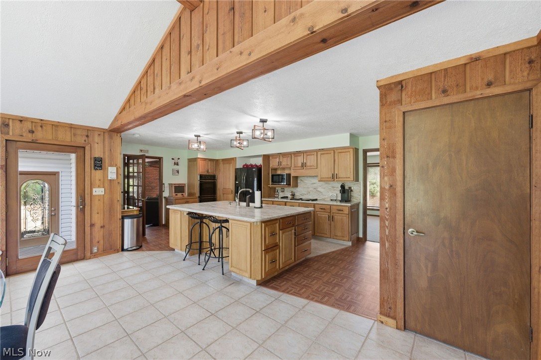4676 Parkman Road NW Southington OH 44470