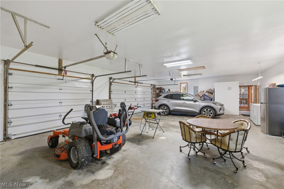 4676 Parkman Road NW Southington OH 44470