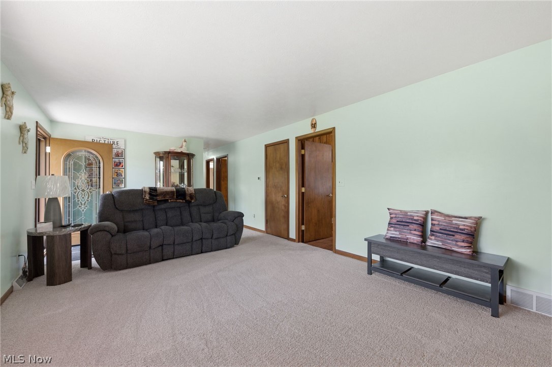 4676 Parkman Road NW Southington OH 44470