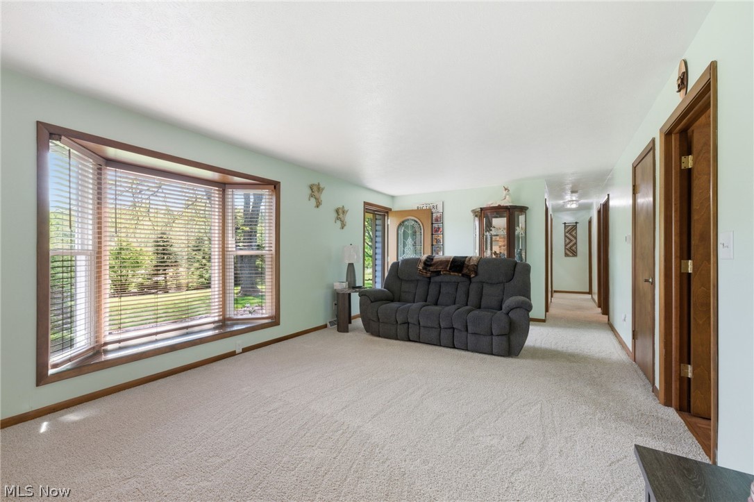 4676 Parkman Road NW Southington OH 44470