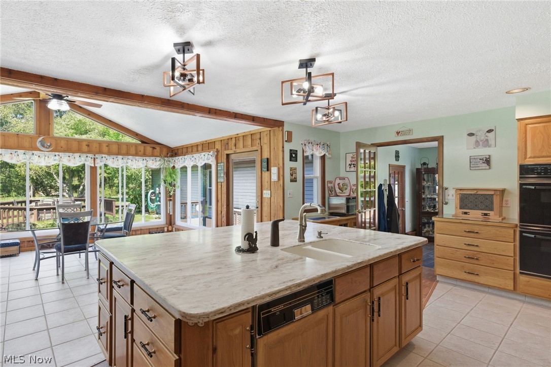 4676 Parkman Road NW Southington OH 44470