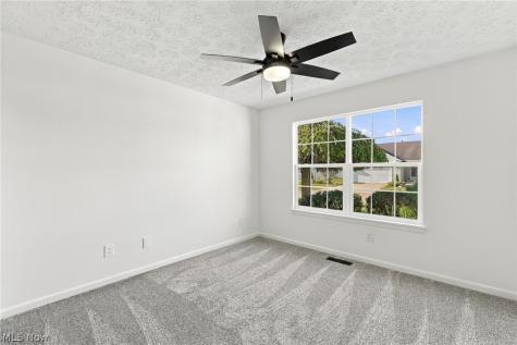3382 Coopers Trail Lorain OH 44053
