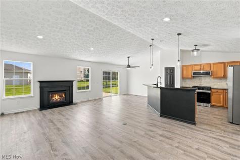 3382 Coopers Trail Lorain OH 44053