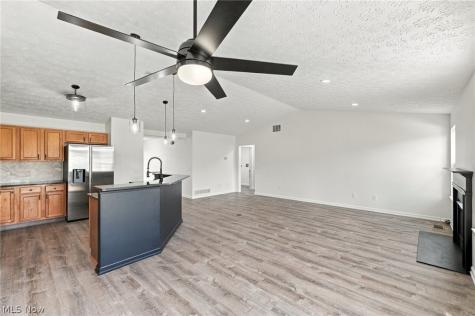 3382 Coopers Trail Lorain OH 44053