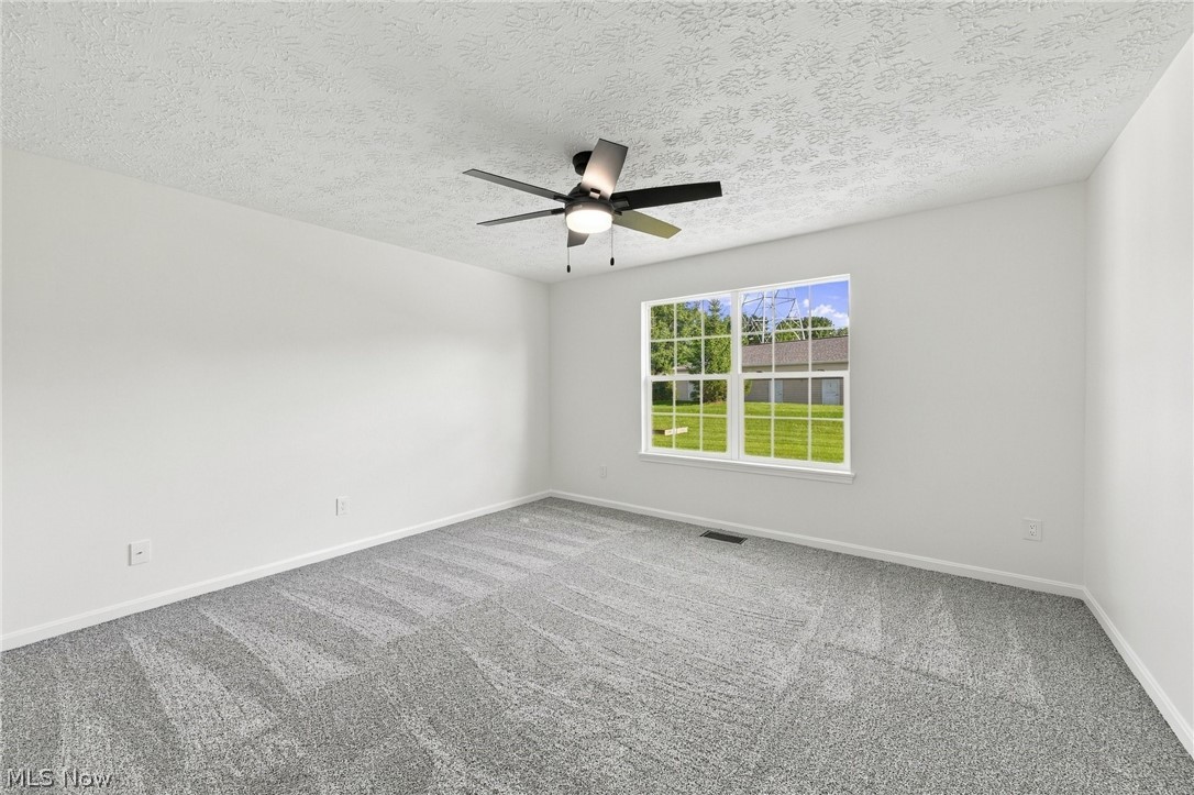 3382 Coopers Trail Lorain OH 44053