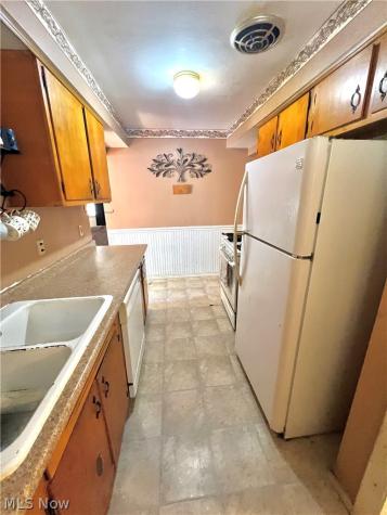 5987 Porter Road North Olmsted OH 44070