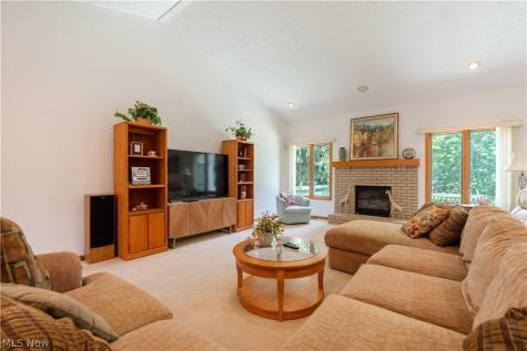 4524 Leawood Drive NE Canton OH 44714