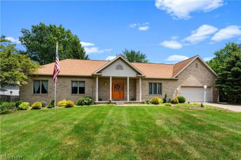 4524 Leawood Drive NE Canton OH 44714