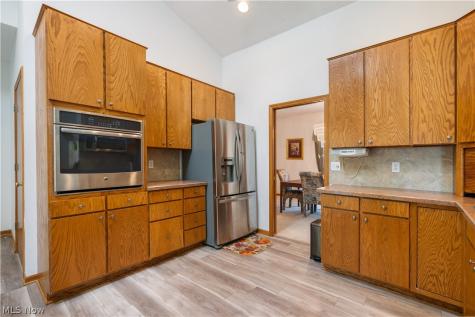 4524 Leawood Drive NE Canton OH 44714