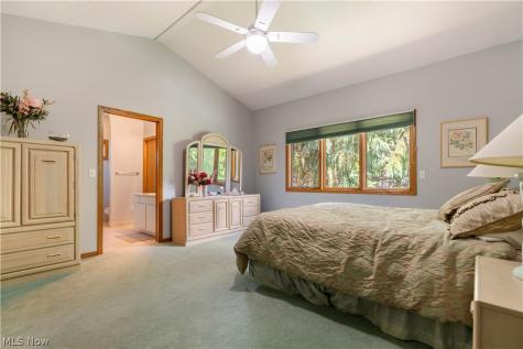 4524 Leawood Drive NE Canton OH 44714
