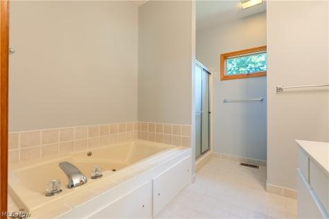 4524 Leawood Drive NE Canton OH 44714