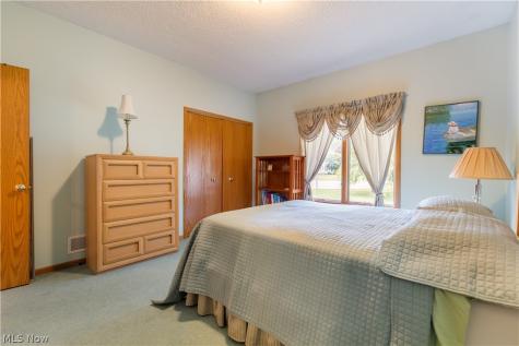 4524 Leawood Drive NE Canton OH 44714