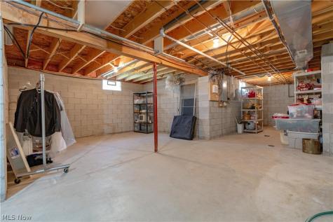 4524 Leawood Drive NE Canton OH 44714