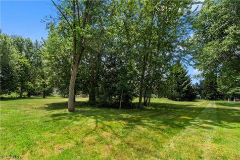 4524 Leawood Drive NE Canton OH 44714
