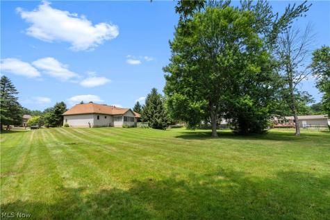 4524 Leawood Drive NE Canton OH 44714