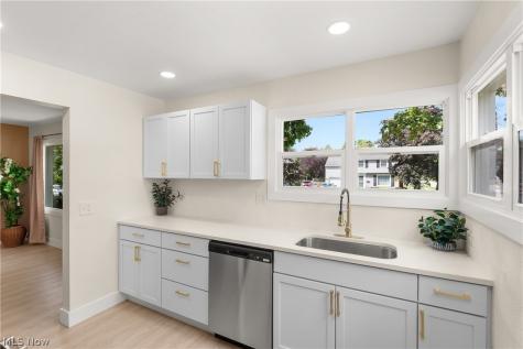 399 Olive Street Elyria OH 44035