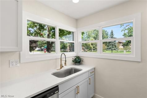 399 Olive Street Elyria OH 44035