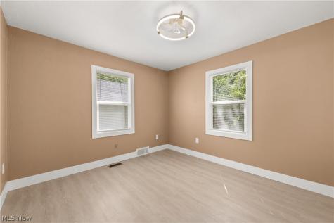 399 Olive Street Elyria OH 44035