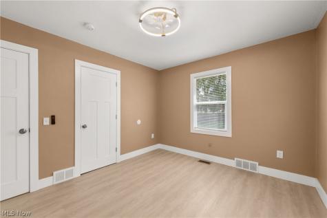 399 Olive Street Elyria OH 44035