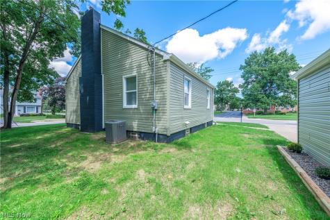 399 Olive Street Elyria OH 44035