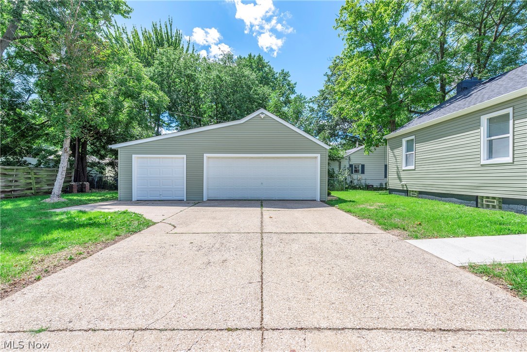 399 Olive Street Elyria OH 44035