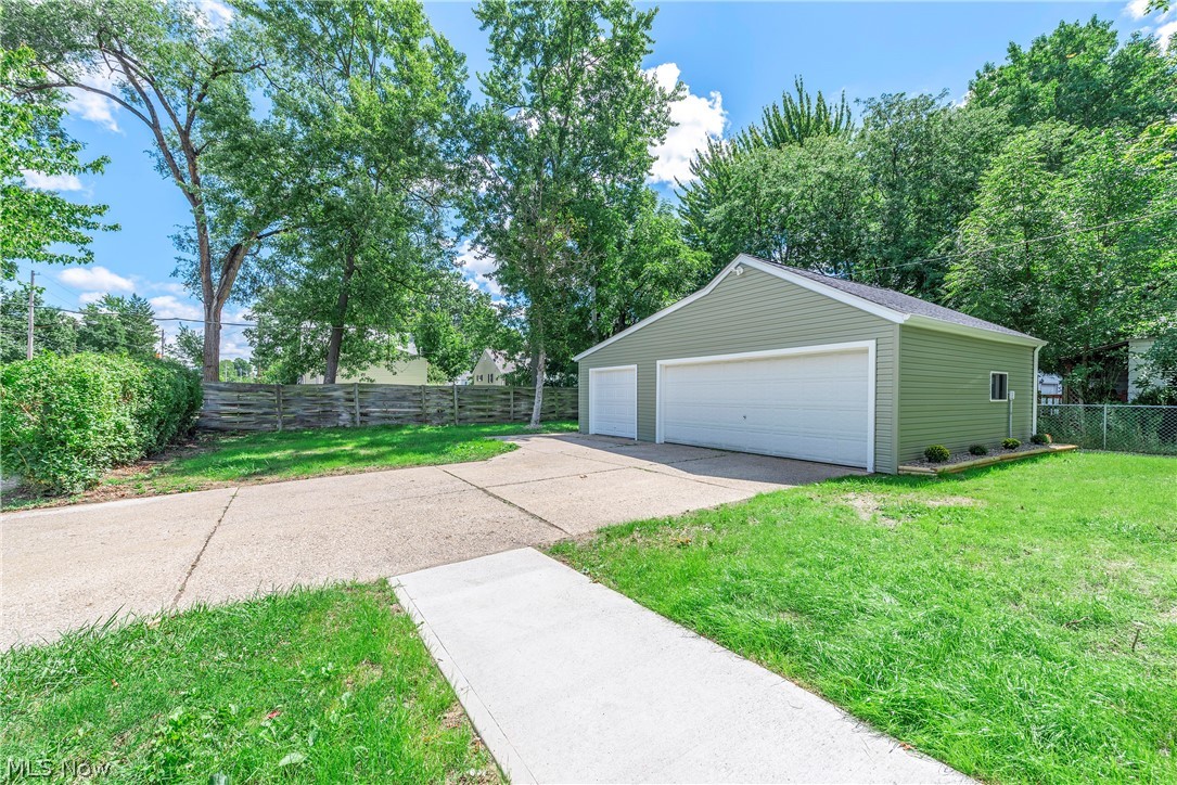 399 Olive Street Elyria OH 44035