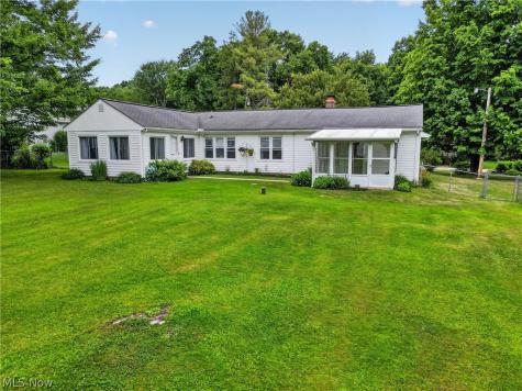 13091 Longwood Avenue Burton OH 44021